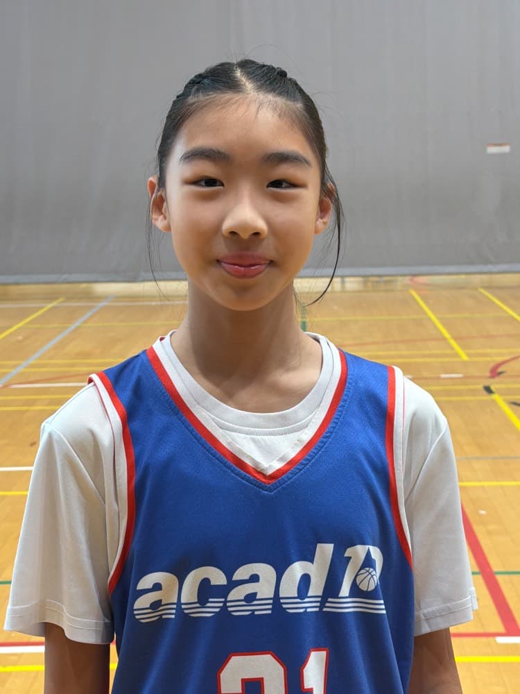 Claudia Tan